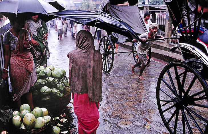 Raghubir Singh : Modernism on the Ganges - Mia Fineman