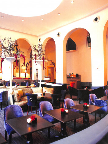 Hotel restaurants & bars